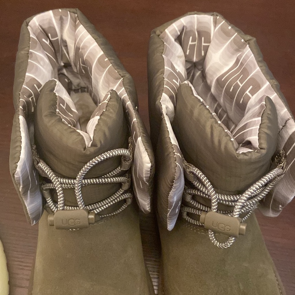 Ugg Boots - image 8